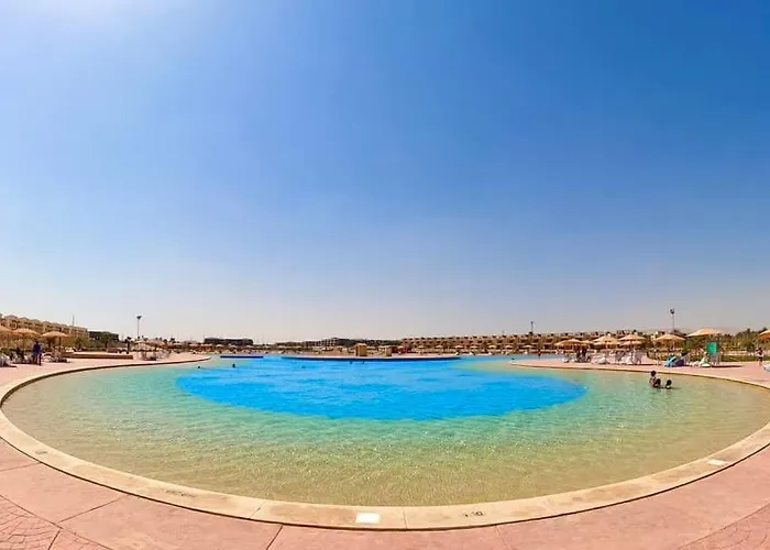 Chalet للايجار عائلات فقط مكيف بالكامل قرية بلومار السخنة العين السخنة Family Only Luxury - Fully Air Conditioned - Blumar El Sokhna