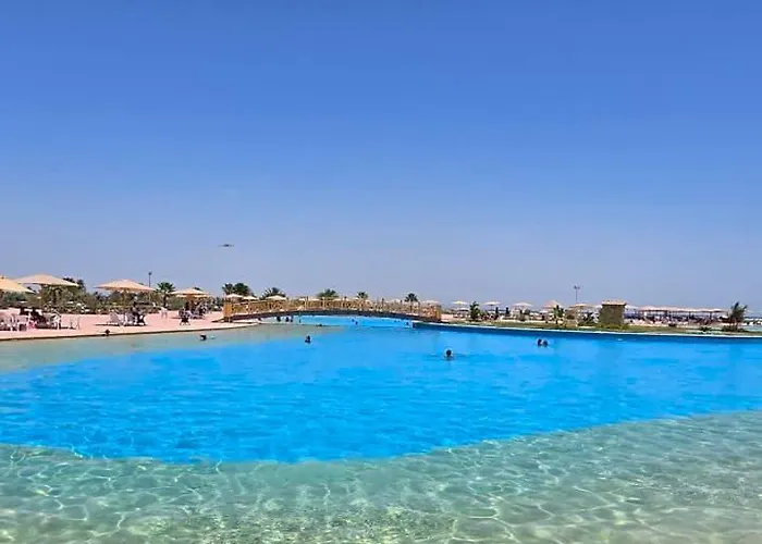 للايجار عائلات فقط مكيف بالكامل قرية بلومار السخنة العين السخنة Family Only Luxury - Fully Air Conditioned - Blumar El Sokhna Chalet