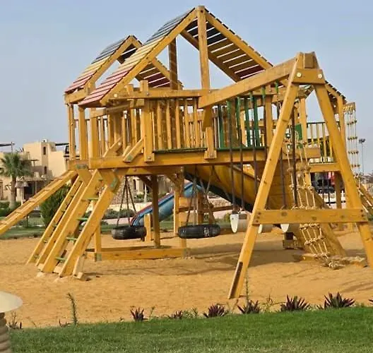 Chalet للايجار عائلات فقط مكيف بالكامل قرية بلومار السخنة العين السخنة Family Only Luxury - Fully Air Conditioned - Blumar El Sokhna