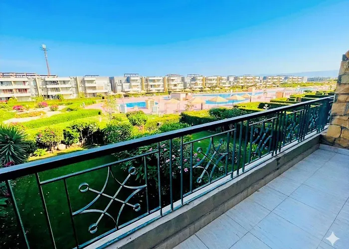 Chalet للايجار عائلات فقط مكيف بالكامل قرية بلومار السخنة العين السخنة Family Only Luxury - Fully Air Conditioned - Blumar El Sokhna *